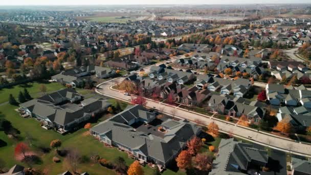 Drone View American Suburb Autumn Establishing Shot Neighborhood High Quality — Stock Video