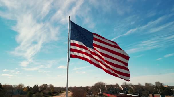 Zpomalený Záběr Americké Vlajky Vlající Větru Vysoce Kvalitní Záběry — Stock video