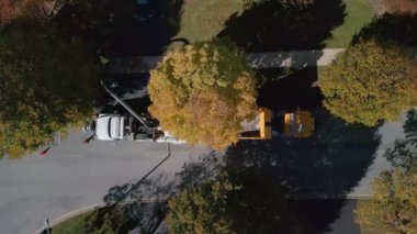 Banliyö bölgesindeki kaldırım makineleri. Yüksek kalite 4k görüntü