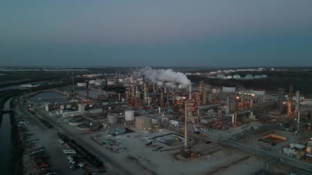 Légi Felvétel Olaj Gáz Benzin Üzemanyag Kémiai Tartály Olajfinomító Petrolkémiai — Stock videók