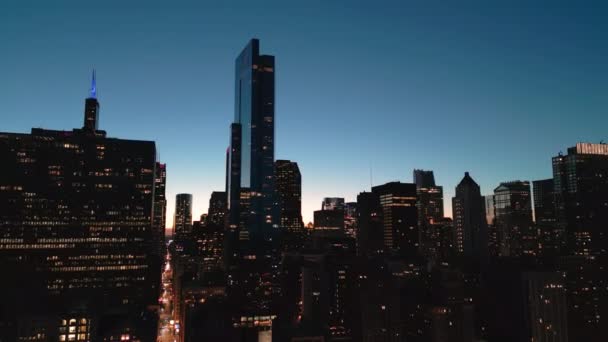Chicago Illinois Usa Показывает Воздуха Силуэты Чикаго Downtown Skyscraper Вечернее — стоковое видео