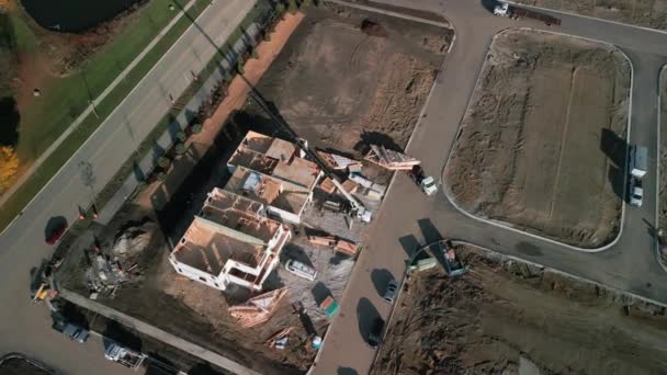 Pemandangan Udara Rumah Baru Bawah Konstruksi Balok Bingkai Kayu Hari — Stok Video