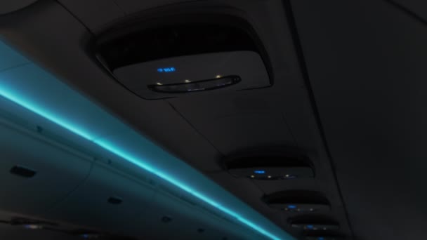 Egy Repülőn Ahol Emberek Ülnek Repülőn Kiváló Minőségű Felvételek — Stock videók