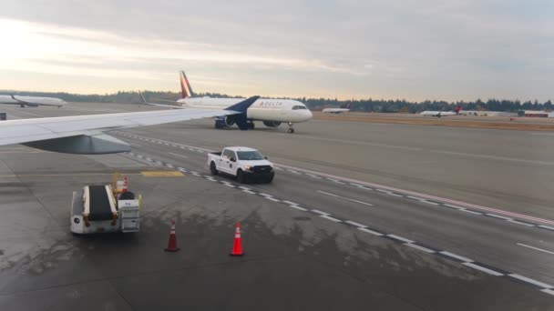 Avión Aeropuerto Internacional Seattle Tacoma Vista Del Ojo Buey Del — Vídeos de Stock