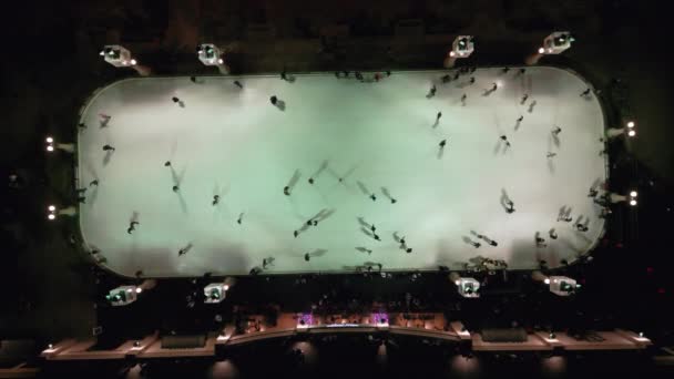 Luchtfoto Van Veel Mensen Die Schaatsten Ijsbaan Millennium Park Chicago — Stockvideo