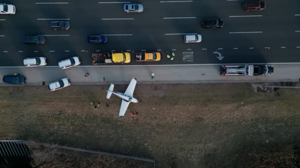 Emergency Airplane Landing Highway Drone Shot High Quality Photo — Stock video