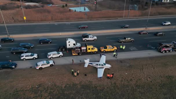 Emergency Airplane Landing Highway Drone Shot High Quality Photo — Stock videók
