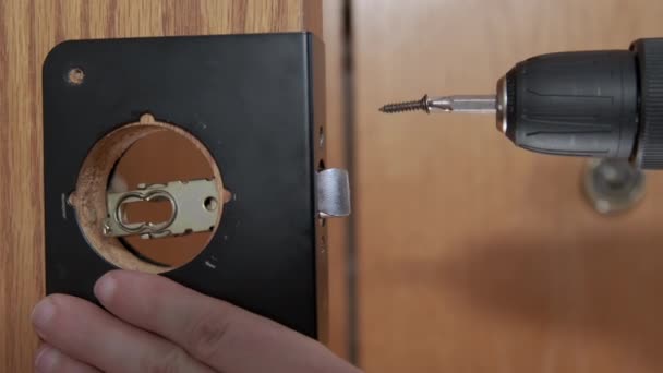 Ремонт Зламаних Дверей Заміна Дверних Ручок Високоякісні Кадри — стокове відео