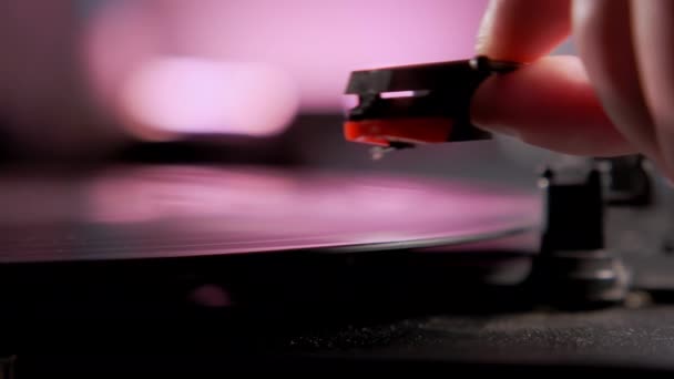 Close Shot Hands Placing Vintage Turntable Spinning Vinyl Record High — 图库视频影像