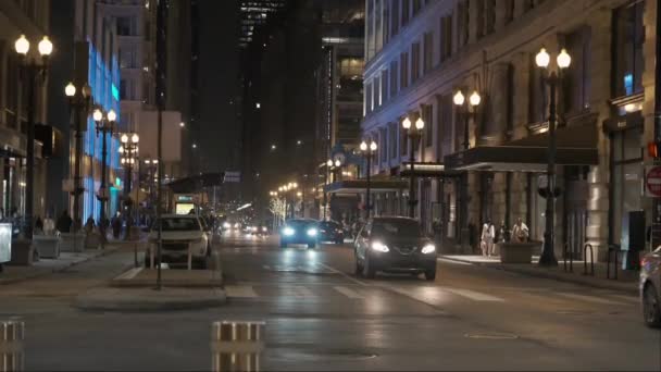 Biltrafik Chicago Magnificent Mile Street Molnig Vinterdag Vertikalt Skott Chicago — Stockvideo