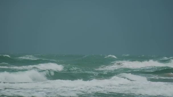 Salpicaduras Tormenta Espuma Agua Tormenta Oceánica Cámara Lenta Imágenes Alta — Vídeos de Stock