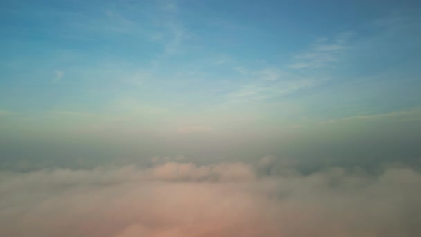 无人机在云中飞行 高质量的4K镜头 — 图库视频影像