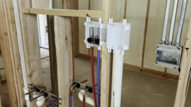 Ev inşaatının geniş açılı ahşap çerçevesi. - Evet. Yüksek kalite 4k görüntü