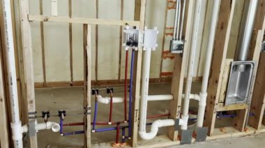 Ev inşaatının geniş açılı ahşap çerçevesi. - Evet. Yüksek kalite 4k görüntü