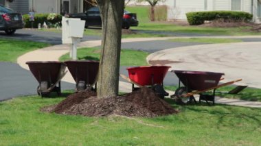 İş için dört boş el arabası. Yüksek kalite 4k görüntü