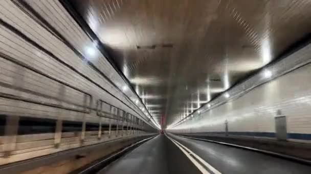 Автомобілі Їдуть Через Голландський Тунель Кадри Високої Якості — стокове відео