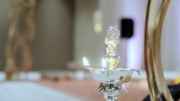 Элементы Индийских Индуистских Ритуалов Исполняются Время Свадебной Церемонии Высококачественные Кадры — стоковое видео