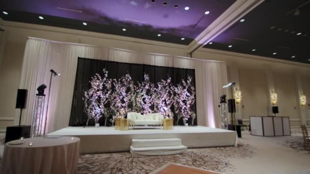 Grande Salão Para Celebrações Interior Uma Decoração Salão Casamento Imagens — Vídeo de Stock