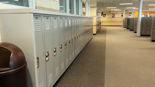 Wide Shot Lockers School Hallway High Quality Footage — Stock Video