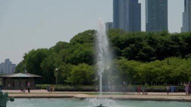 Chicago Illinois şehir merkezindeki Buckingham Çeşmesi 'nde. Yüksek kalite 4k görüntü