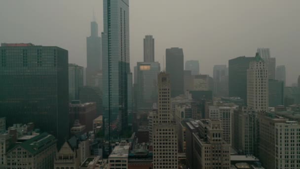 Drone Shot Smoky Air Canadian Wildfires Blankets Midwestern Skies Chicago — Vídeos de Stock