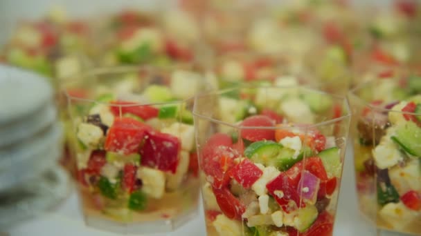 Feche Mesa Banquete Com Aperitivos Catering Restaurante Mover Filmagens Imagens — Vídeo de Stock