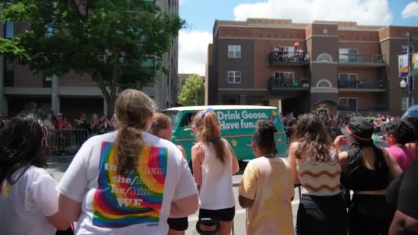 Desfile Del Orgullo Gente Desfile Del Orgullo Buen Tiro Chicago — Vídeos de Stock