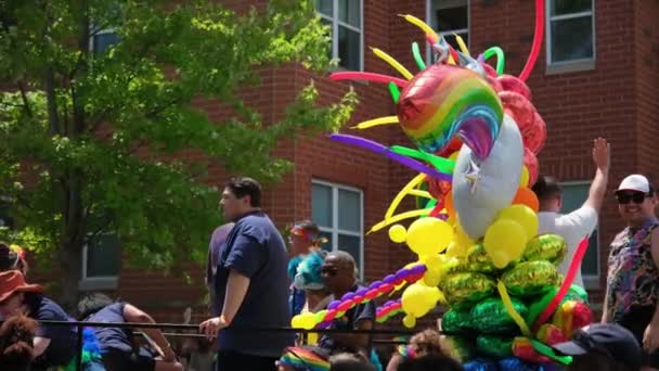 Szerokie Ujęcie Parady Pride Ogromne Tłumy Ludzi Paradzie Dumy Wydział — Wideo stockowe