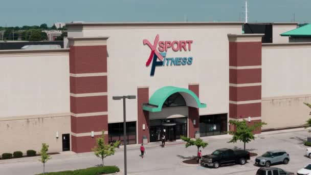 Xsports Fitnes Complex Small Town Aerial Shot Naperville Usa April — Stock Video