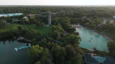 Naperville ABD şehir merkezindeki yerleşim bölgesinin hava görüntüsü. - Evet. Yüksek kalite 4k görüntü