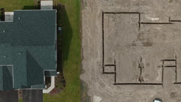 家と新しい家を建設する準備 家族の建設現場 日時のショット 上空からの射撃 高品質の4K映像 — ストック動画