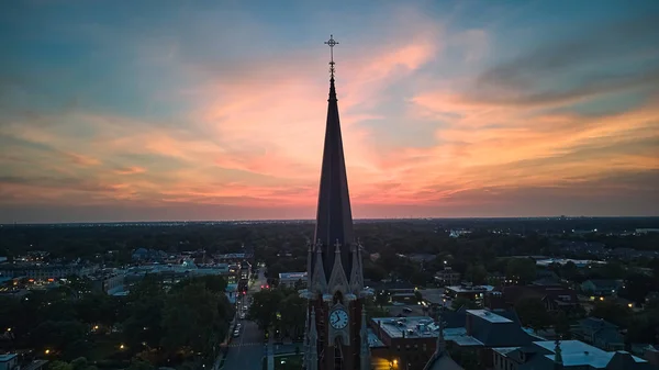 Gün Doğumunda Günbatımında Haçın Silueti Kilise Çan Kulesi Hava Görüntüsü Telifsiz Stok Fotoğraflar