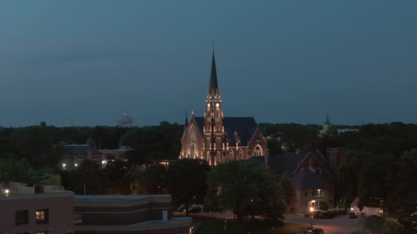 Letecký Pohled Starý Gotický Chrám Nebo Katolický Kostel Venkově Naperville — Stock video