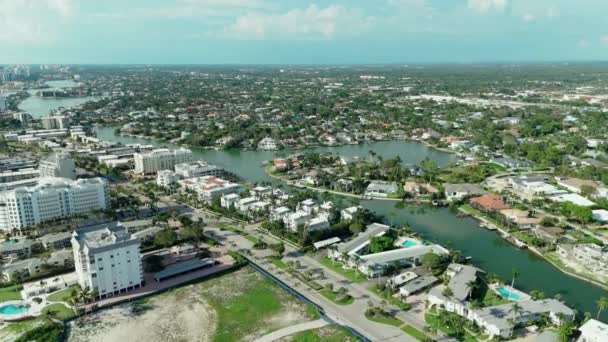 Napoli Deki Evlerin Geniş Bir Görüntüsü Florida Nın Lüks Mahalleleri — Stok video