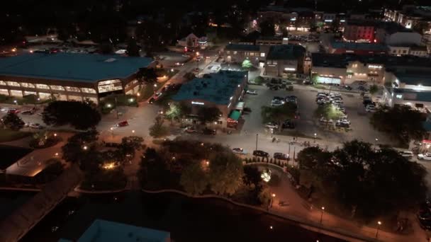 Naperville Şehir Merkezinin Gece Vakti Geniş Insansız Hava Aracı Görüntüleri — Stok video