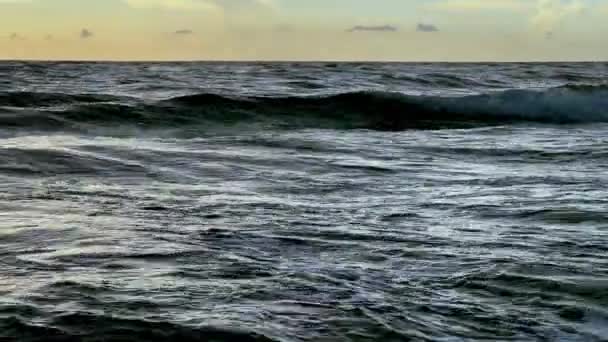 Onda Oceânica Nascer Sol Vista Lenta Movimento Imagens Alta Qualidade — Vídeo de Stock