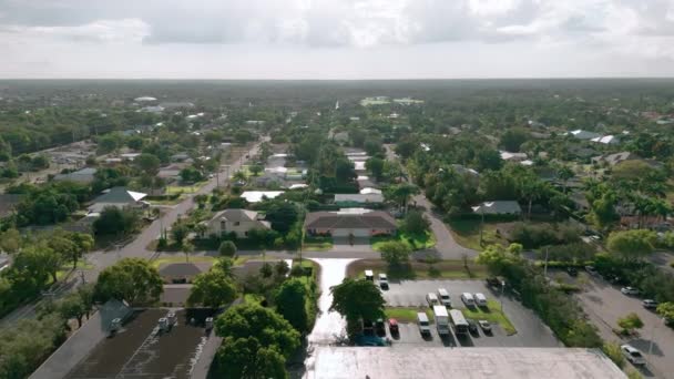 ナポリの近所の家 フロリダの映像の上空 不動産ショット 高品質の4K映像 — ストック動画