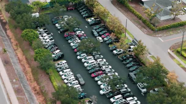 Аерофотозйомка Дилерського Паркінгу Новими Автомобілями Продаж Високоякісні Кадри — стокове відео