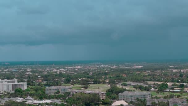 佛罗里达州中午时分的热带风暴云 形成了一条雨锋 很宽的航拍镜头高质量的4K镜头 — 图库视频影像