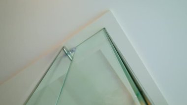 Modern Banyo 'nun elementleri. Evde duş var, gayrimenkul. Görüntüleri taşı. Yüksek kalite 4k görüntü