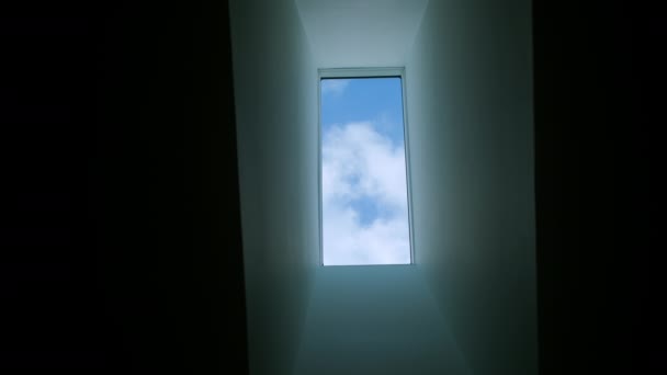 现代设计的窗户或天窗在现代公寓 家庭内部 大范围拍摄 高质量的4K镜头 — 图库视频影像