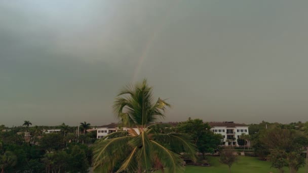 Wide Drone Filmó Nubes Tormenta Durante Día Florida Arco Iris — Vídeos de Stock
