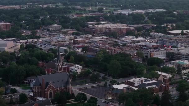 Wide Aerial Drone Footage Downtown Naperville Evening Time High Quality — Stock Video