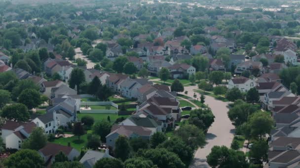 在广阔的空中视野之上 城市附近郊区的住宅 是的高质量的4K镜头 — 图库视频影像