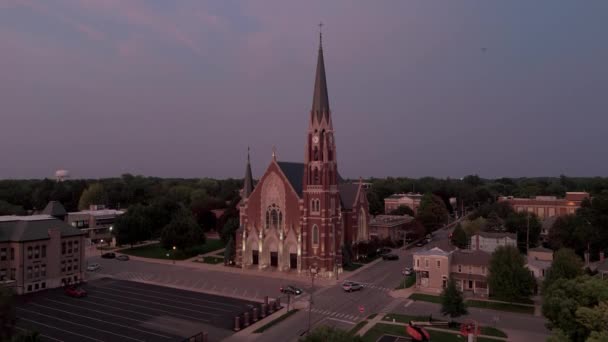 Wide Aerial View Old Temple Catholic Church Countryside Naperville Evening — Stock Video