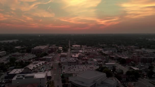 Aerial Drone Footage Downtown Naperville Evening Time High Quality Footage — Stock Video