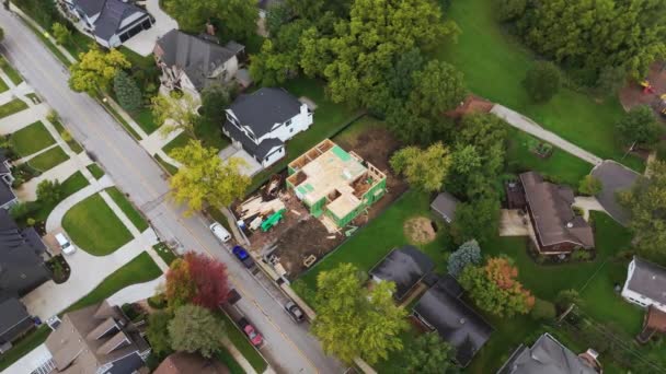 家の建設について ドローンショットの家族建設現場の木製フレーム 高品質の4K映像 — ストック動画