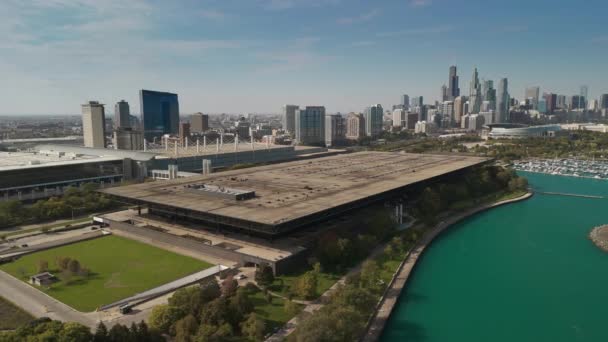 Aerial Wide Shot Chicago Downtown Skyline Campus Sunny Day High — Stock Video