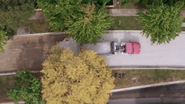 郊外の道路建設に関する空中展望 トップダウンショット 高品質の4K映像 — ストック動画