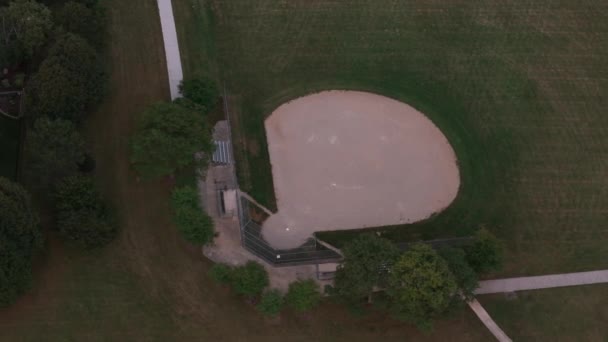 Letecký Pohled Zelené Baseballové Hřiště Baseballový Diamant Sportovní Hřiště Komunitním — Stock video